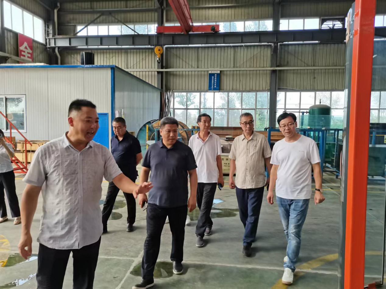 领导实地考察报道